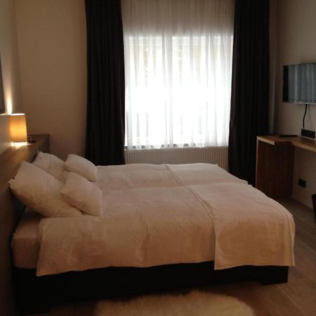 Guesthouse Au Coin De La Rue Malmedy Εξωτερικό φωτογραφία