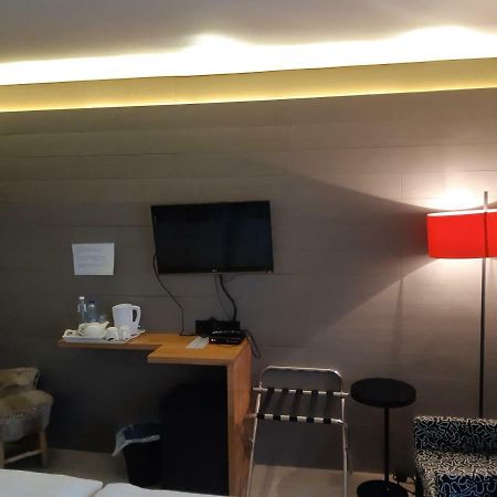 Guesthouse Au Coin De La Rue Malmedy Εξωτερικό φωτογραφία